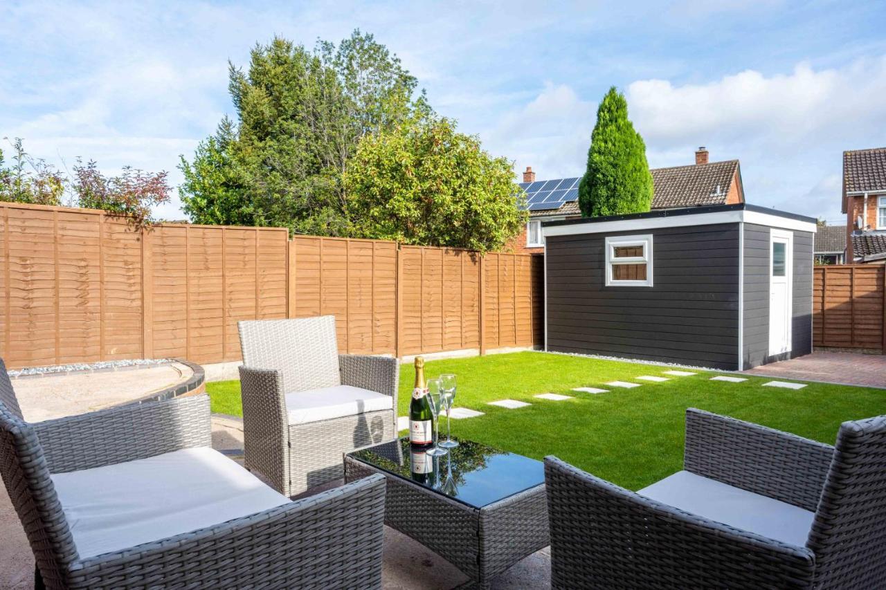 The Oaklands - Luxury Spacious 6-Bed, Near Solihull, Birmingham City, Jlr, Nec, Airport, Resorts World, Hs2 Exterior photo