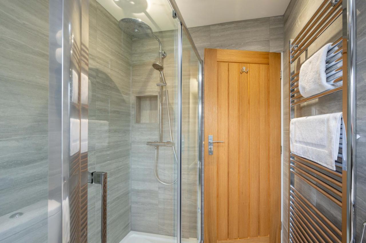 The Oaklands - Luxury Spacious 6-Bed, Near Solihull, Birmingham City, Jlr, Nec, Airport, Resorts World, Hs2 Exterior photo